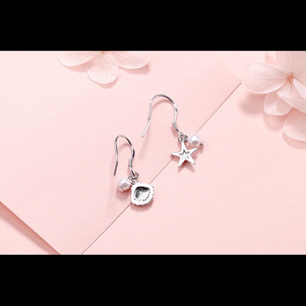 Earrings - Picture 2 of 8